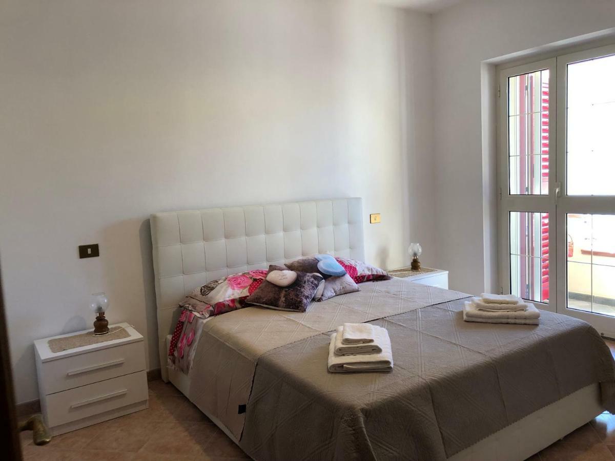 Appartamento In Villa Andreina オロゼーイ エクステリア 写真