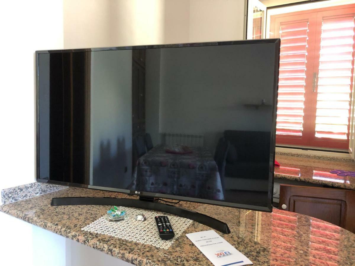 Appartamento In Villa Andreina オロゼーイ エクステリア 写真