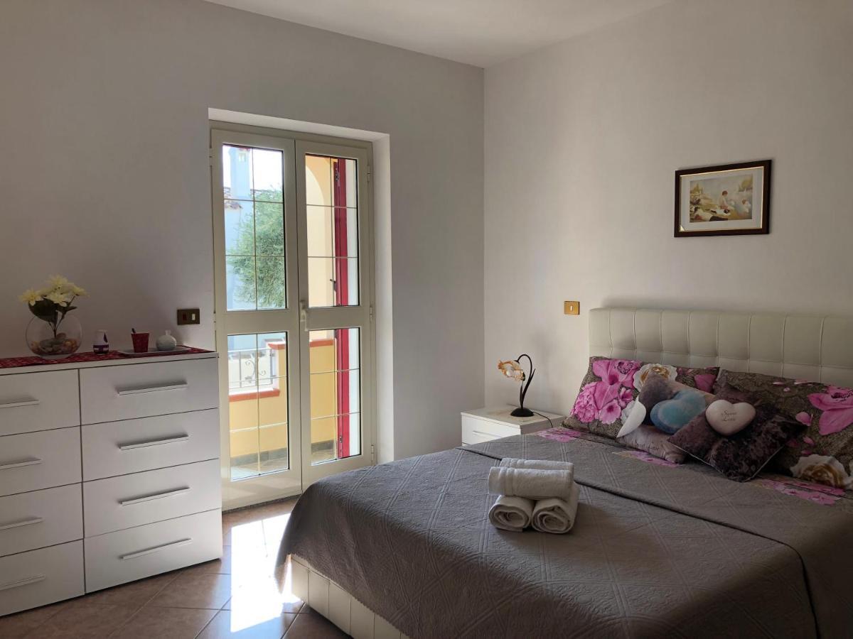 Appartamento In Villa Andreina オロゼーイ エクステリア 写真